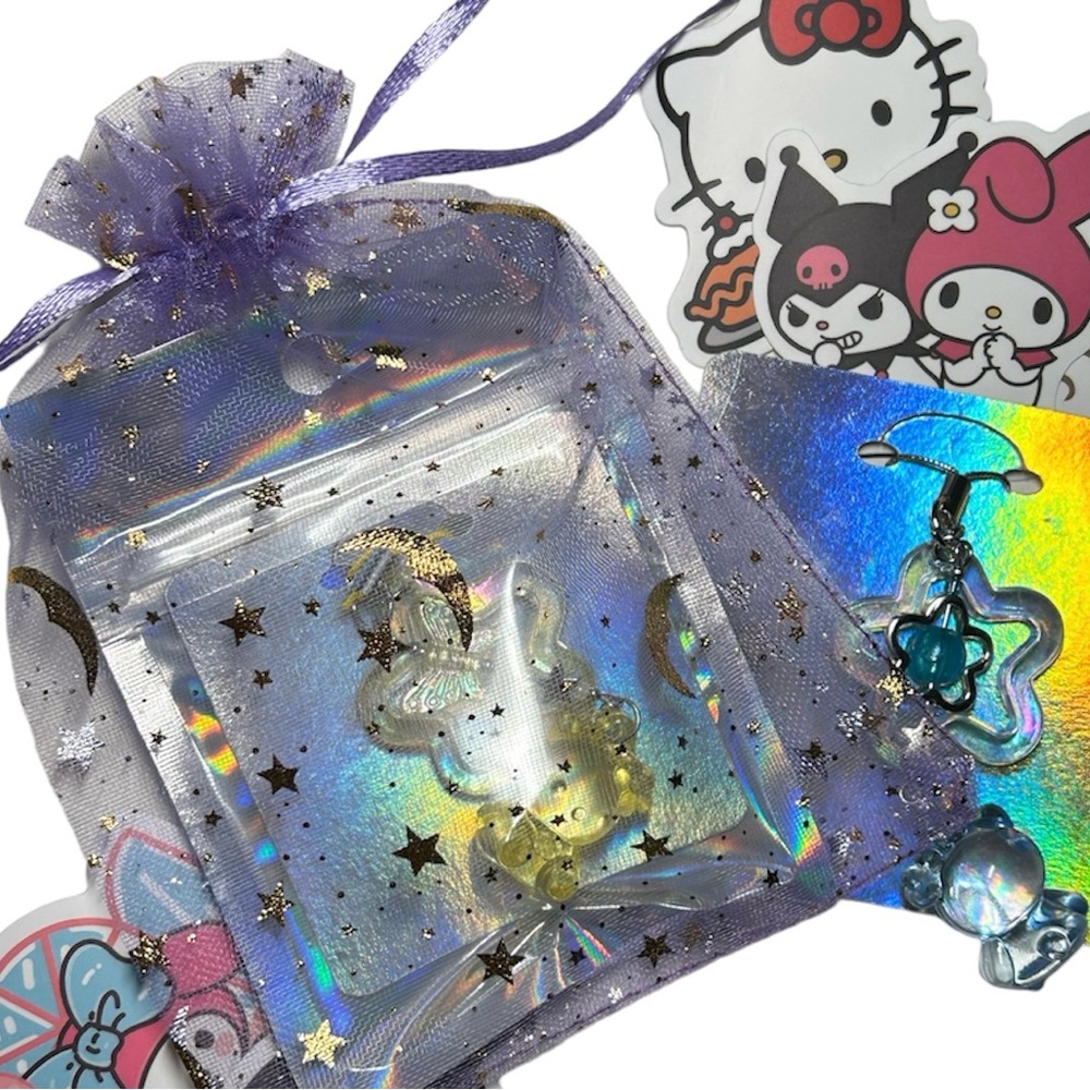☆Hello Kitty Charm☆ - Picture 6 of 6